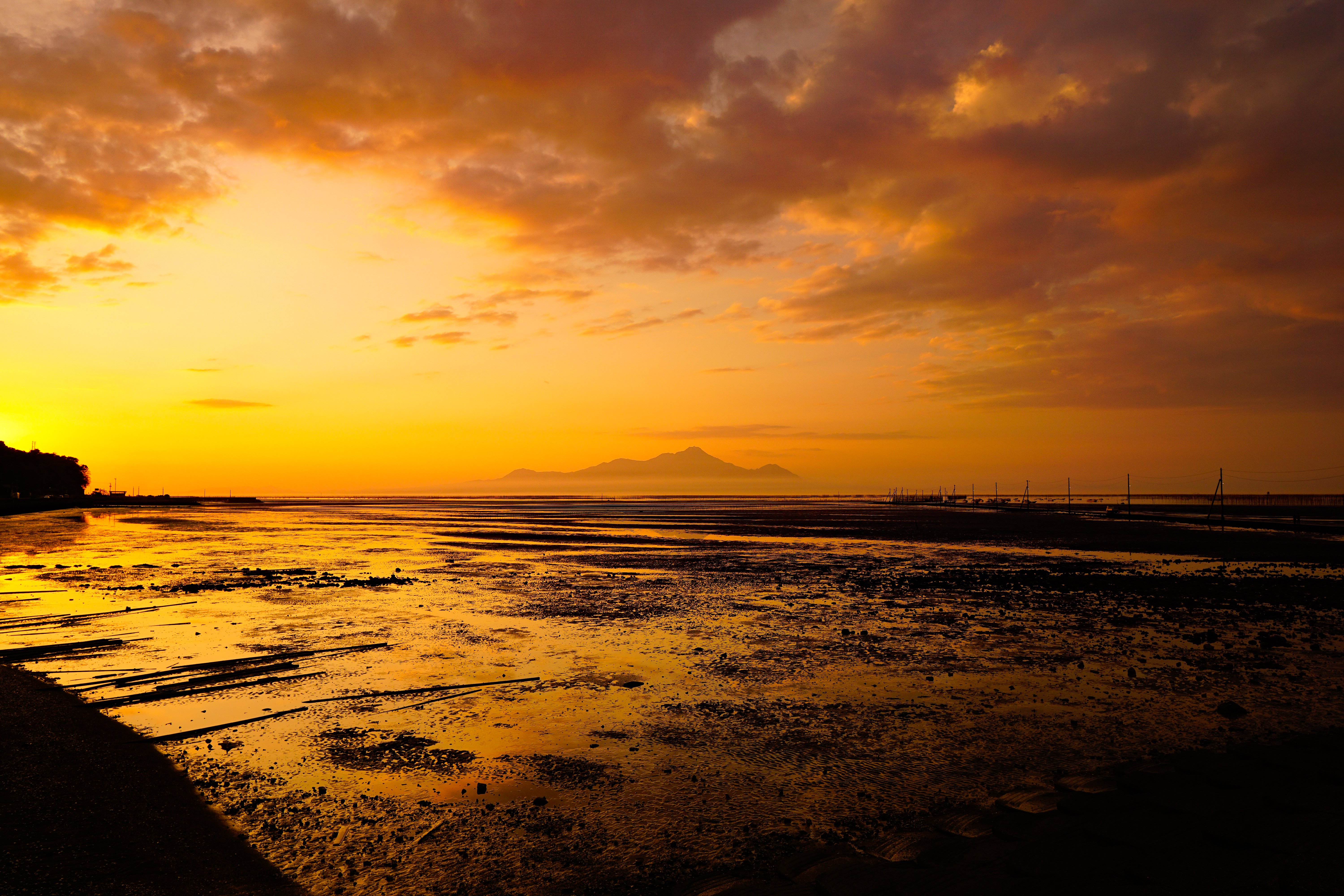 天草から望む雲仙の夕暮れ