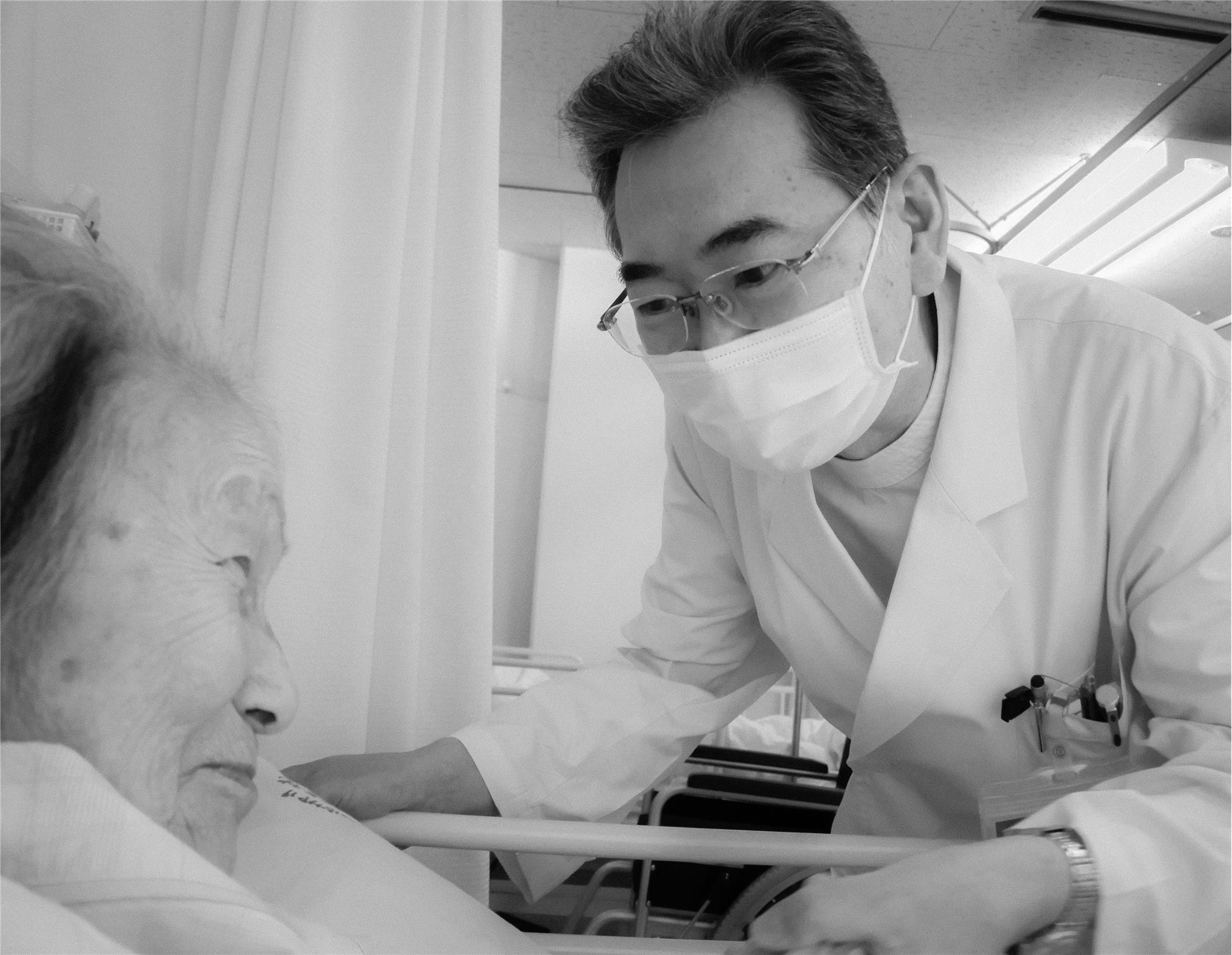 はたらく人たち（病室で）